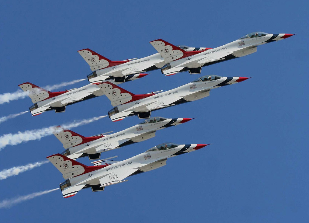 US_Air_Force_Thunderbirds